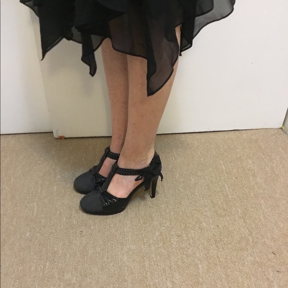 Shoes - Picture 5 of 5